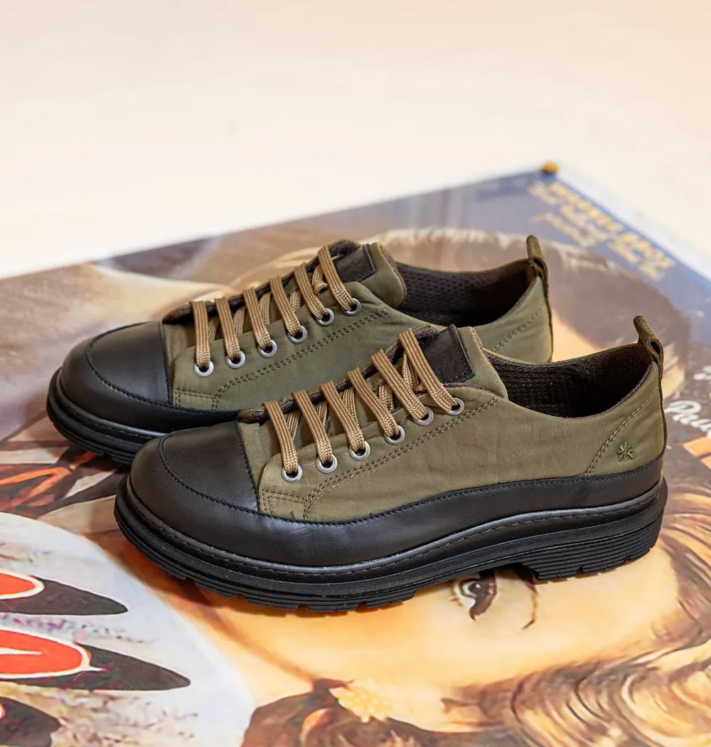 ART 1894 Birmingham - Black Forest Shoe