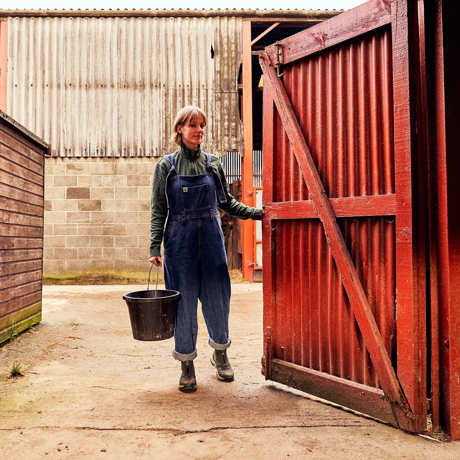 Apex Mid Zip Wellington Muck Boots