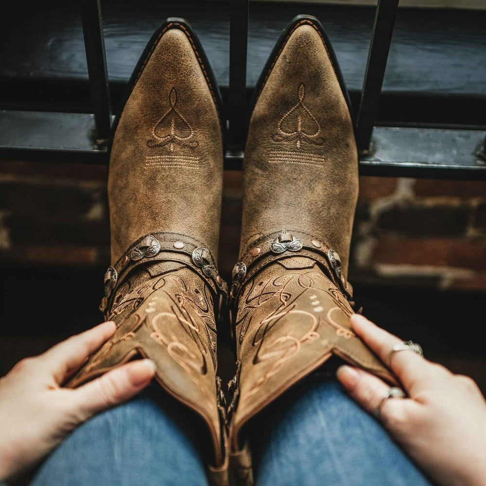 Crush Heartbreaker Mid Boot Durango