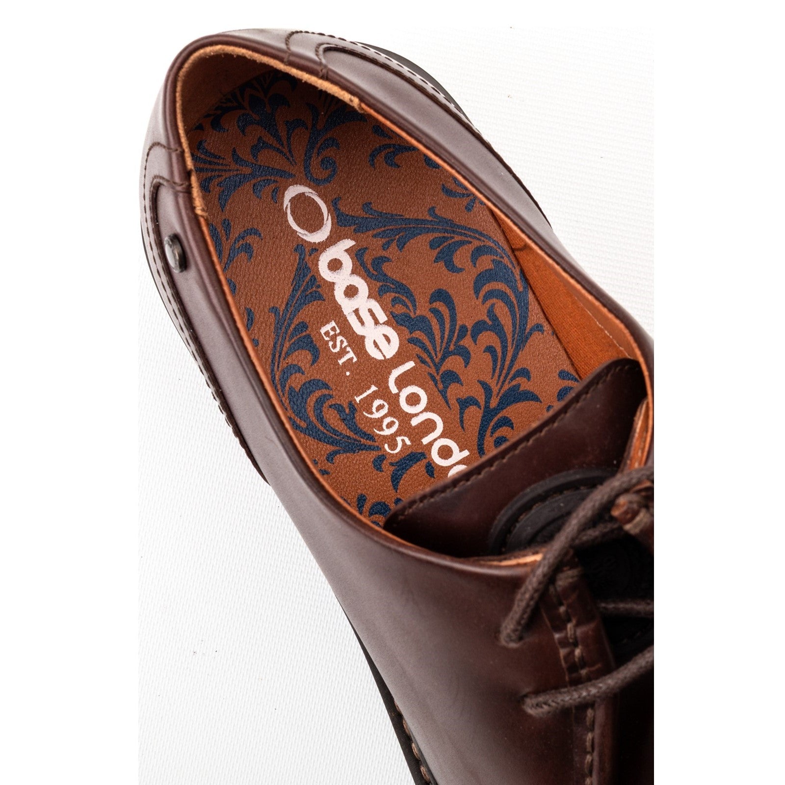 Carbon Wallabe Base London